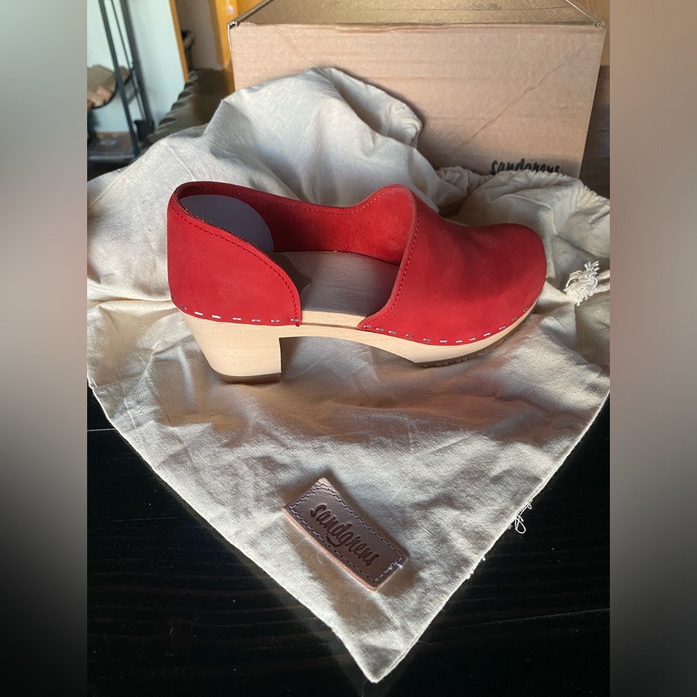 NWT Sandgren’s Brett Red Suede Clogs size 37 - Picture 11 of 14